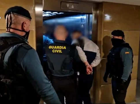 Desarticulada una red que extorsionaba a 100 personas en webs de citas con contenido sexual - GUARDIA CIVIL Desarticulada una red que extorsionaba a 100 personas en webs de citas con contenido sexual - GUARDIA CIVIL