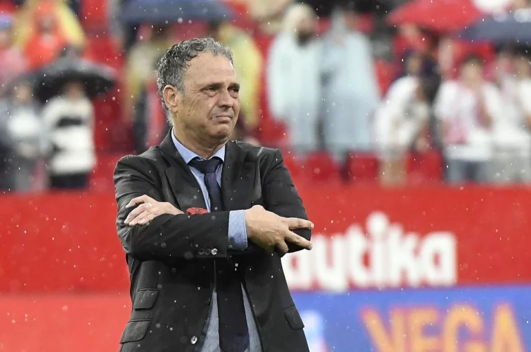 Caparrós y Ángel Haro cara a cara en el palco: saltan chispas