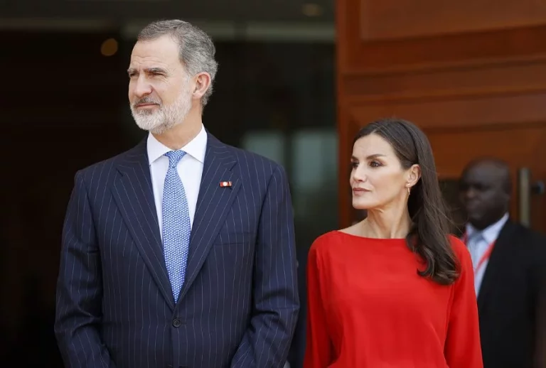 Felipe VI pierde las formas con Letizia en público en un encontronazo que cuenta Pilar Eyre