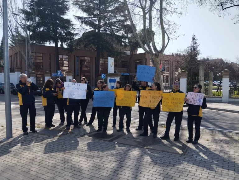 Los carteros de Hortaleza protestan por la falta de personal