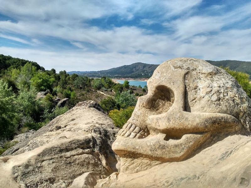 Descubre el misterio de las caras en Cuenca a menos de 2 horas de Madrid 1 Más detalles sobre las caras de Cuenca y el misterio que las rodea