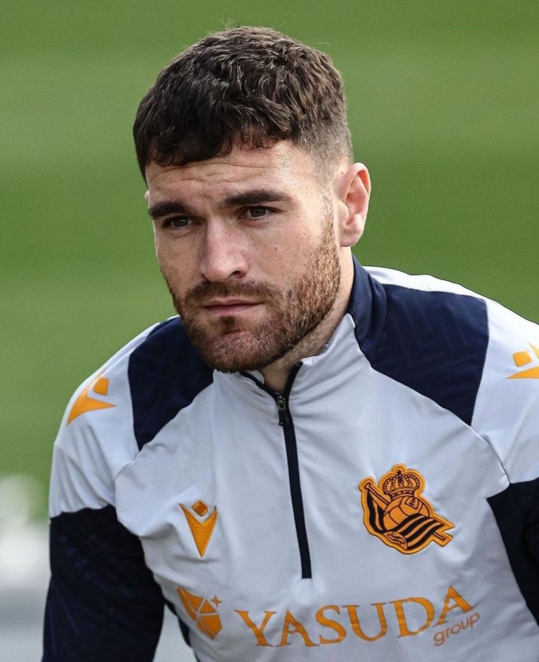 Javi Galán hace dudar a Real Sociedad y Atlético