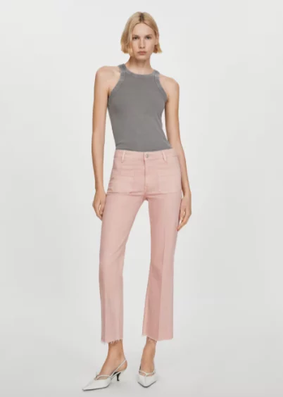 5 pantalones capri de Mango para combinar con Skechers