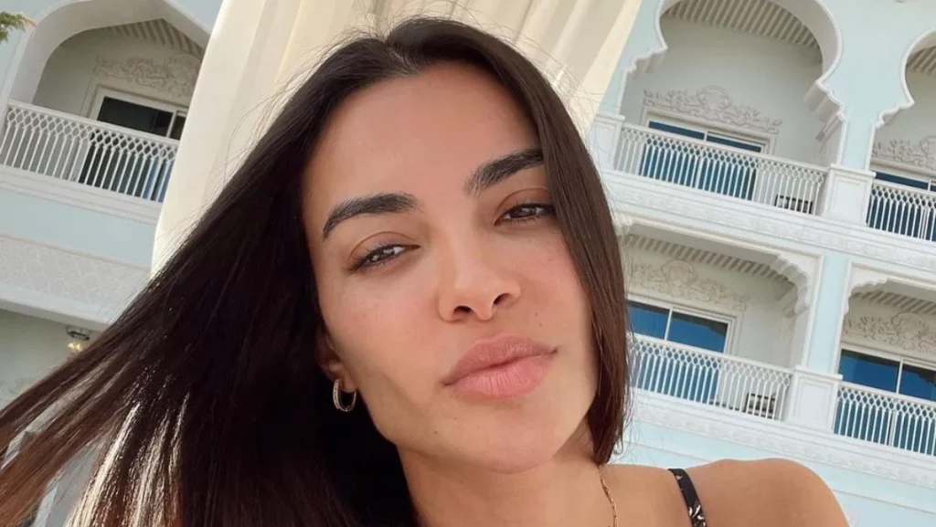 Nueva crisis de Joana Sanz y Dani Alves agita Telecinco 1 Joana Sanz, una vida bajo los reflectores