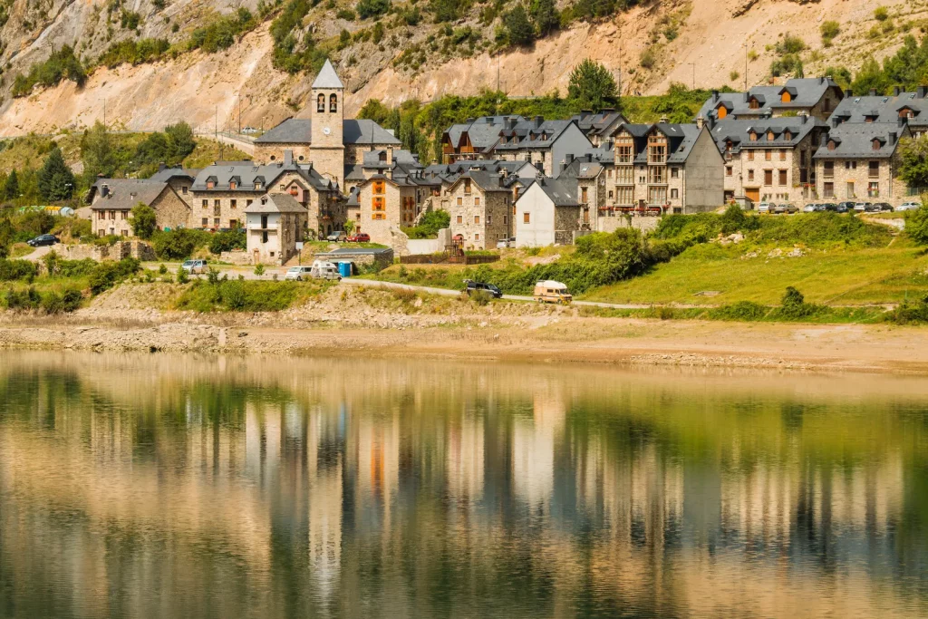 La breve historia de Lanuza y el porqué de su nula población