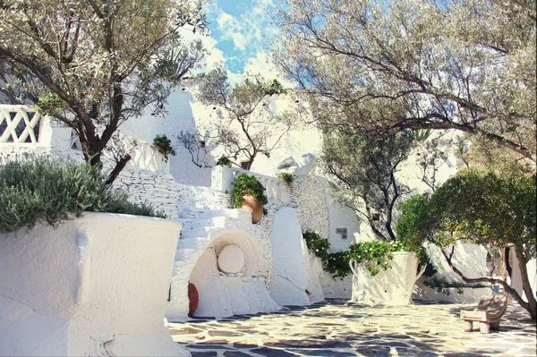 La influencia de Dalí en Cadaqués: un legado surrealista