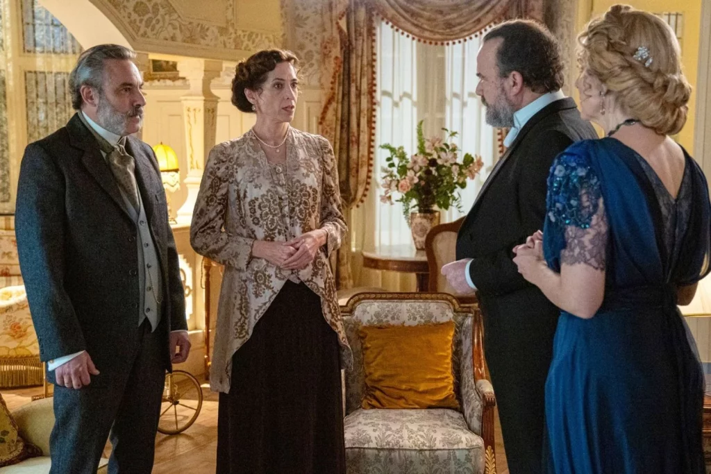 Confesión en 'La Promesa': una mujer, un falso embarazo y un maletín con dinero 2 Confesión en 'La Promesa': una mujer, un falso embarazo y un maletín con dinero