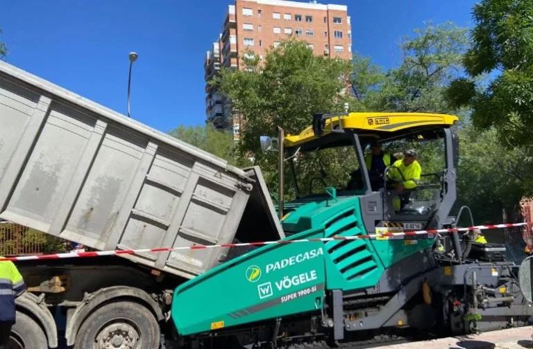 El Ayuntamiento de Madrid empieza una Operación Asfalto que este año olerá a mango y no a alquitrán