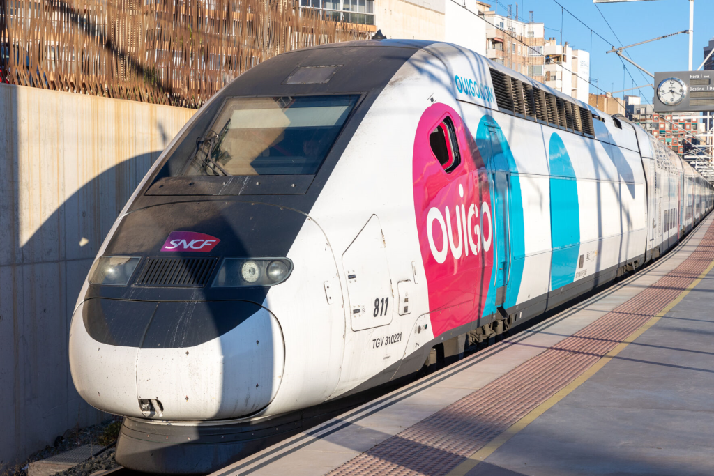 Ouigo reduce trenes, pero empieza la carrera por el verano de 2026 1 Merca2.es Ouigo huelga junio 2025 Fuente: Europa Press