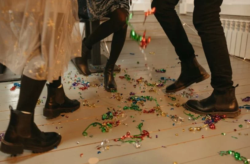 Los pantalones negros efecto mojado de Primark que ha copiado Pepco son baratos y cómodos