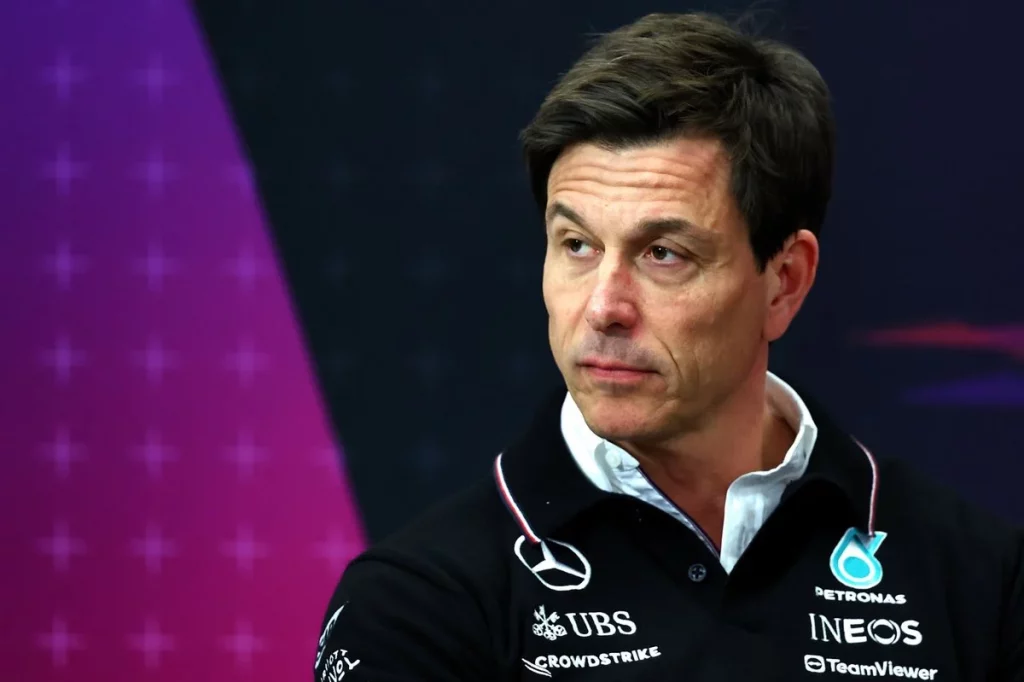 La fama de Toto Wolff destroza a Mercedes 84 Pilotos, no solo máquinas