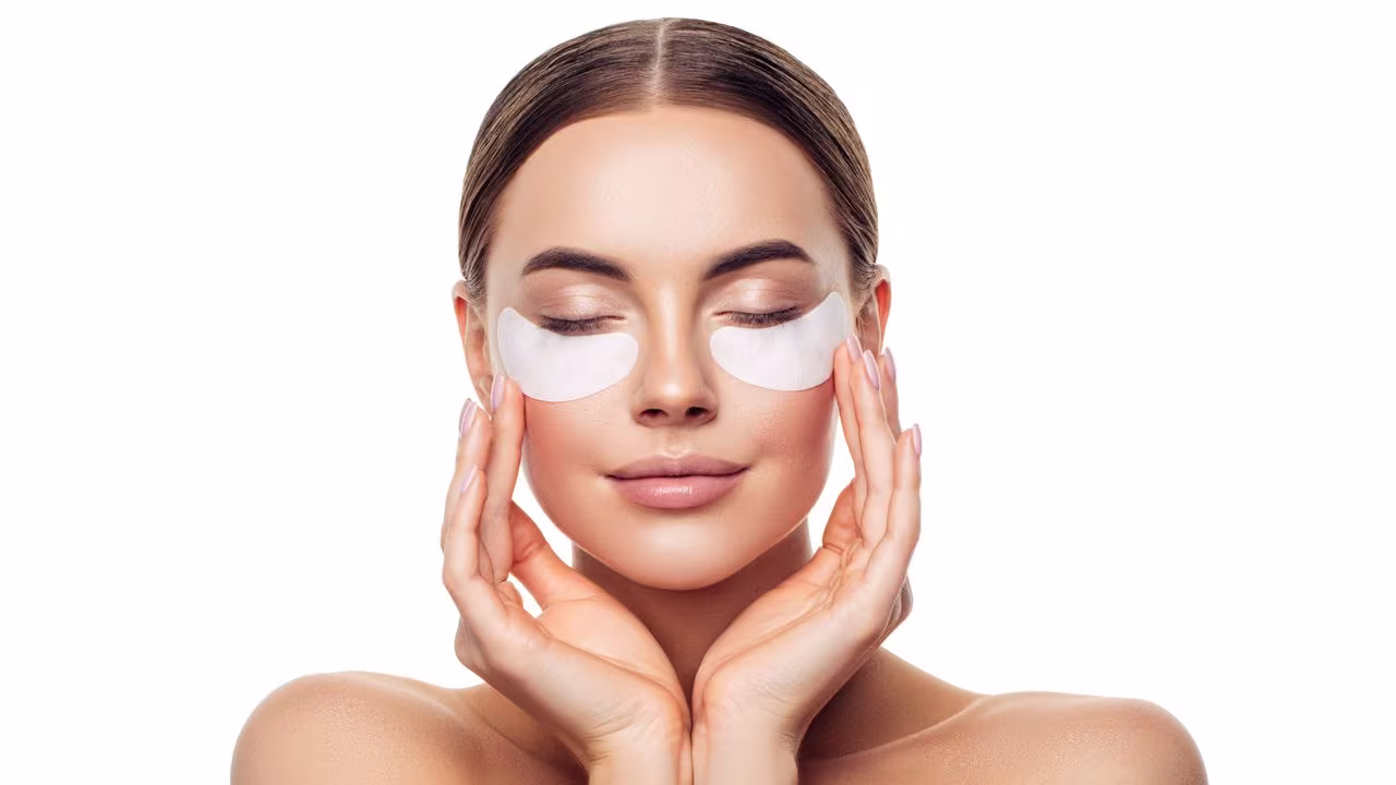 Cómo quitar las ojeras con productos caseros tras pasar una mala noche 2 Dile adiós a tus ojeras y sigue estos consejos útiles para combatirlas