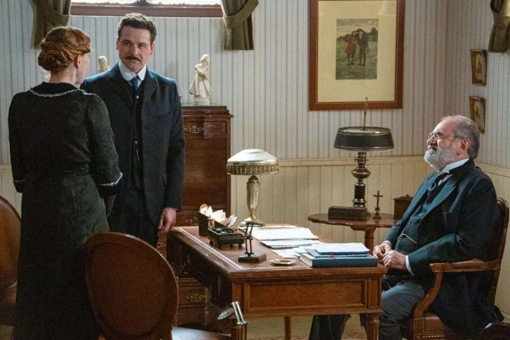 Confesión en 'La Promesa': una mujer, un falso embarazo y un maletín con dinero 1 Confesión en 'La Promesa': una mujer, un falso embarazo y un maletín con dinero