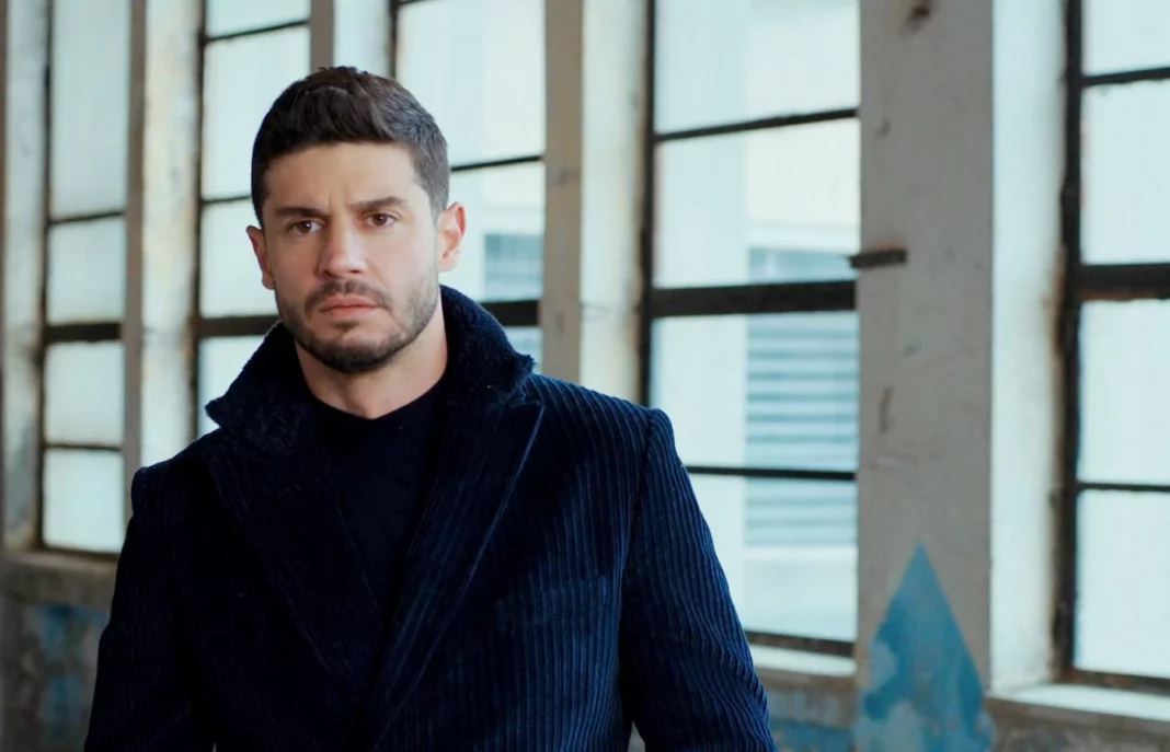 Yildiz pone en evidencia a Cagatay en Pecado Original