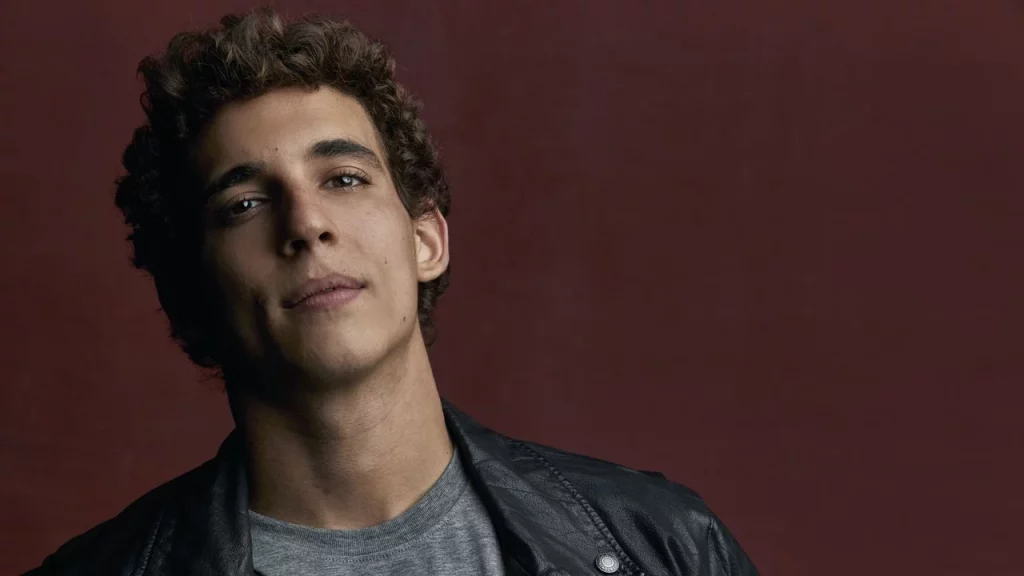 La irrupción de Miguel Herrán: De un simple actor de reparto a convertirse en galán juvenil 1 España conoce a Miguel Ferrán, un actor de reparto que se convirtió en galán