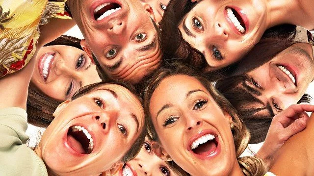 Tendencias generacionales en la evaluación de la felicidad