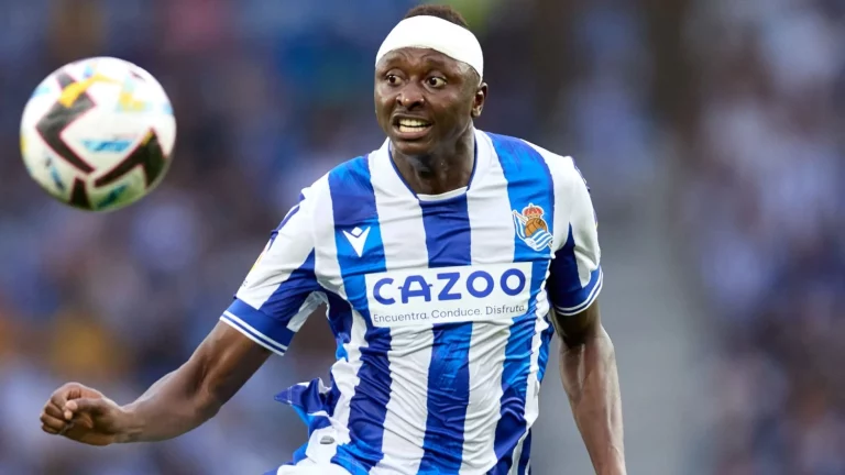 Umar Sadiq conquista a uno de los entrenadores más polémicos de LaLiga Umar Sadiq conquista a uno de los entrenadores más polémicos de LaLiga