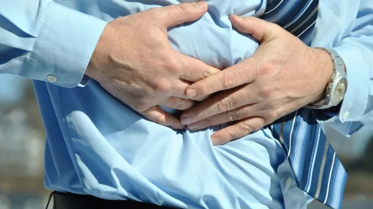 Cómo aliviar la acidez estomacal y la indigestión con antiácidos naturales