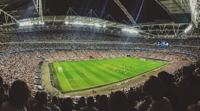 Eslovenia y Dinamarca, un triunfo puede valer oro en la Eurocopa