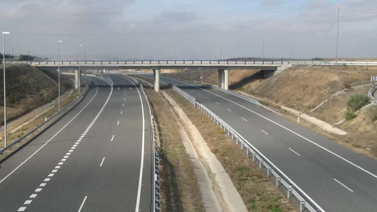 El último timo en la carretera que la DGT no detecta: que no te la cuelen