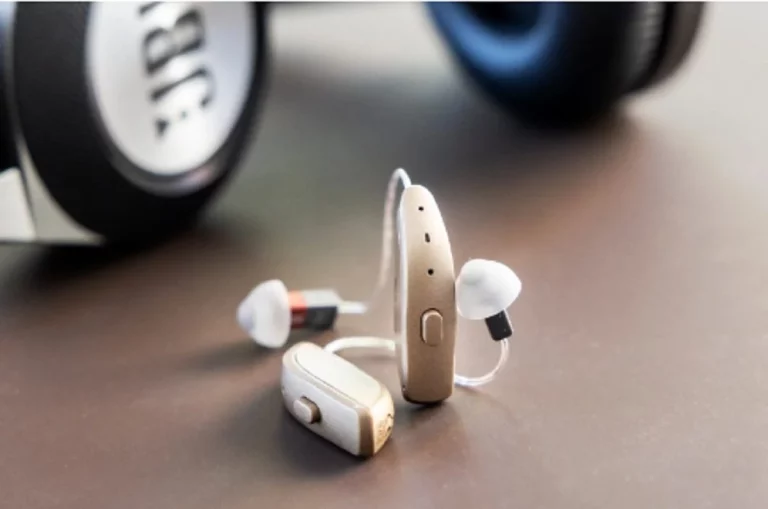 Problemas auditivos. Consulta la mejor guía para seleccionar audífonos