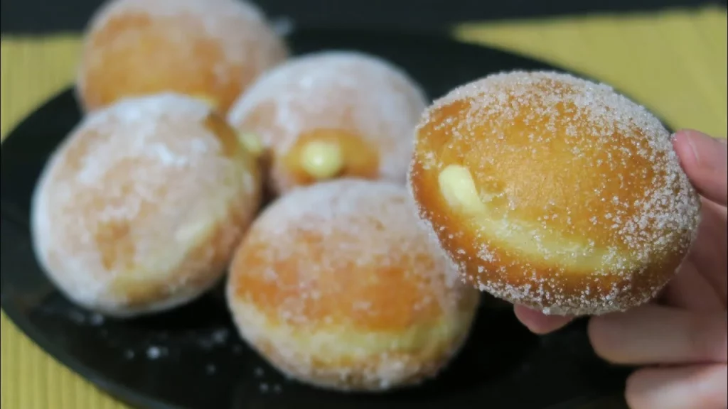 Berlinas rellenas de crema pastelera, receta casera para darte un capricho 160 berlinas rellenas de crema