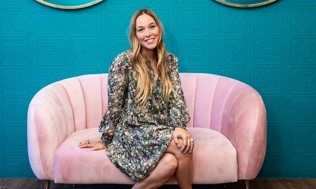 Qué fue de Beth: De usar OT como escalera a la fama a meterse en el rubro empresarial 2 El nuevo estilo musical de Beth, lejos de su faceta inicial