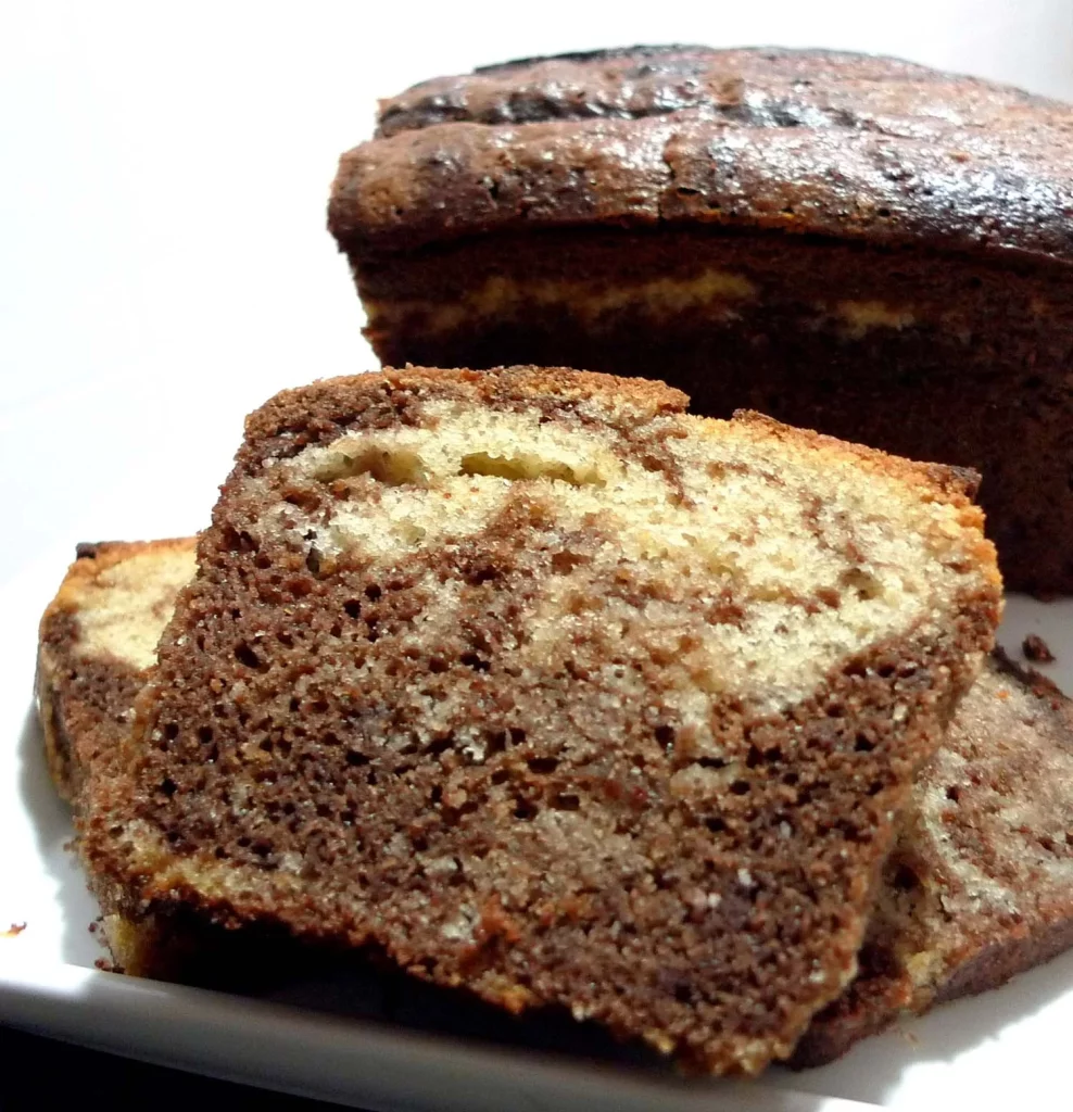 Bizcocho de yogur, plátano y chocolate, receta rápida de un postre buenísimo 66 bizcocho de yogur de platano y chocolate 1