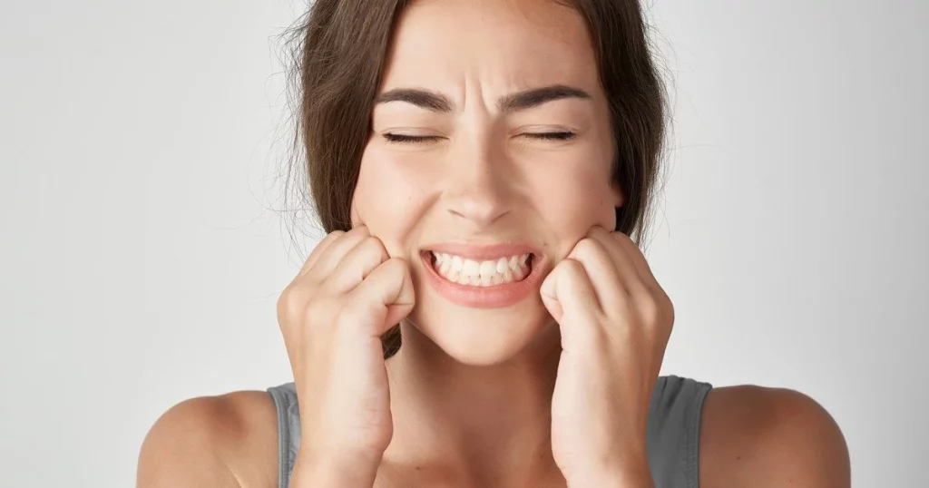 Adiós al bruxismo: Dos formas para reducir este problema en tu boca 
