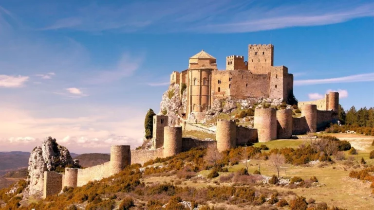 Conoce el Castillo de Loarre, el lugar más tenebroso de España que debes visitar