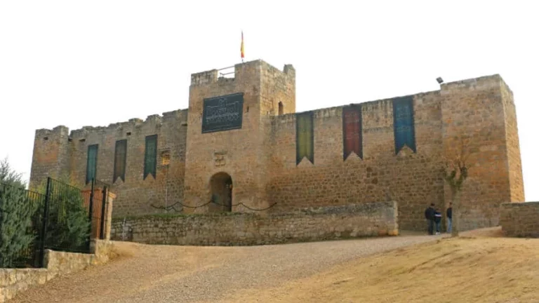 Conoce el Castillo Encantado de Valladolid: Un paseo entre hadas, fantasmas y misterios