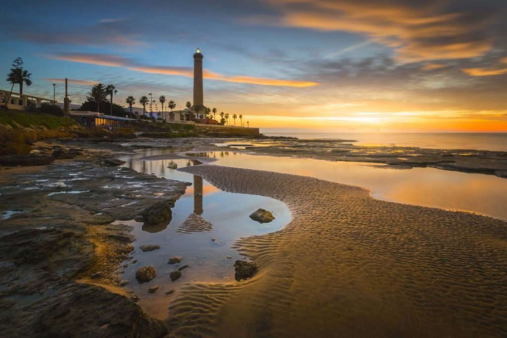 Los 4 pueblos más felices de España comparten algo 101 chipiona cadiz