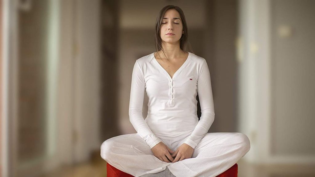 Cómo organizar tu rutina de meditación nocturna: descanso profundo y reparador 1 Ideas para relajar tu cuerpo y hacer una meditación eficiente