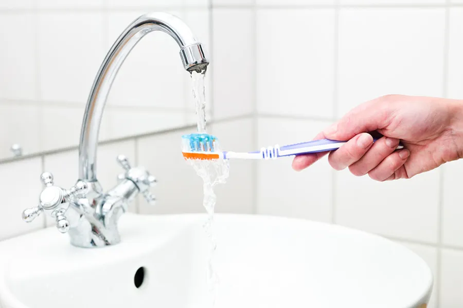 El cepillo cumple un rol central en la salud de tu boca