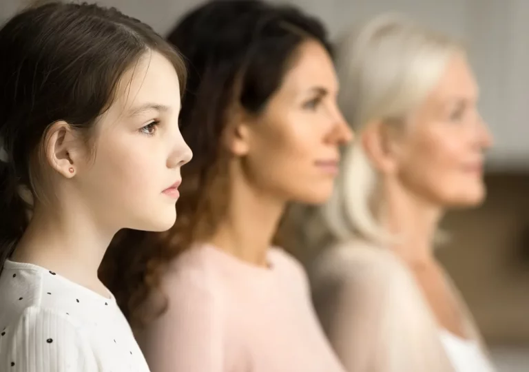 La ciencia revela a qué edad eres oficialmente un adulto mayor: Es antes de lo que piensas