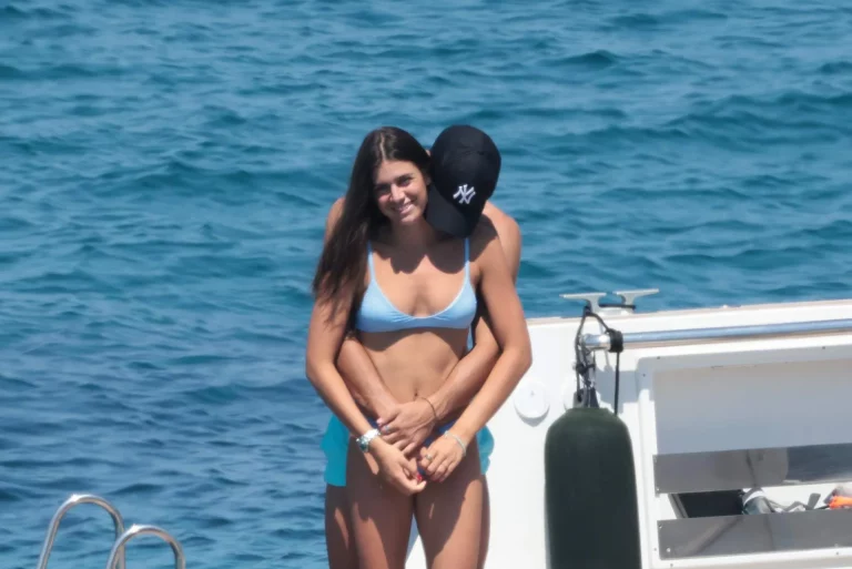 Sira Martínez hija de Luis Enrique pillada con otro crack de la Selección