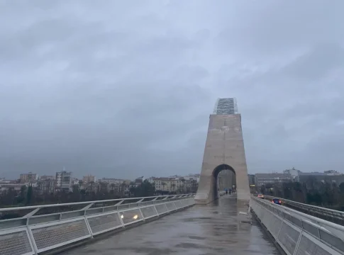 ¡Cielos nubosos en un día de lluvia en Mérida. Imagen de archivo Cielos nubosos en un día de lluvia en Mérida. Imagen de archivo