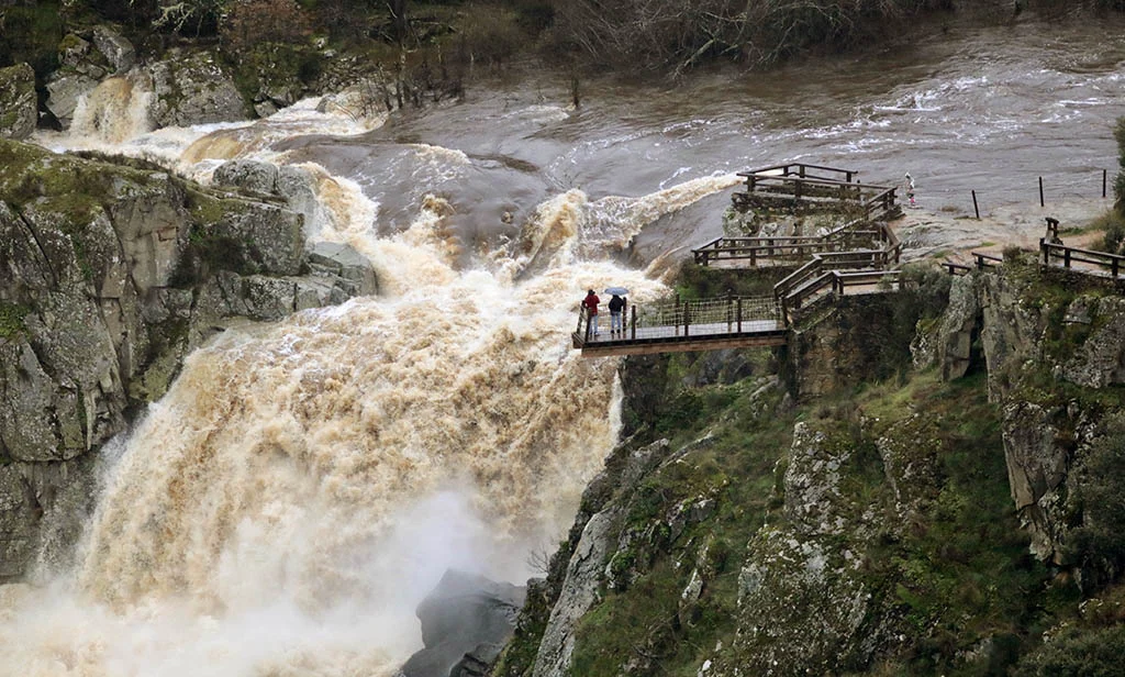 El Pozo de los Humos, una de las maravillas naturales de España