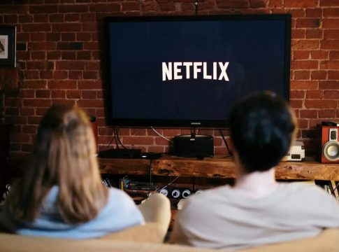 Netflix recupera una de las mejores series de la historia, con 8 Globos de Oro, para su catálogo Netflix recupera una de las mejores series de la historia, con 8 Globos de Oro, para su catálogo