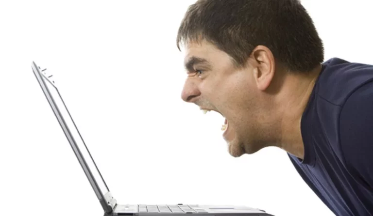 La señal de una plaza de España que ha indignado a todo Twitter