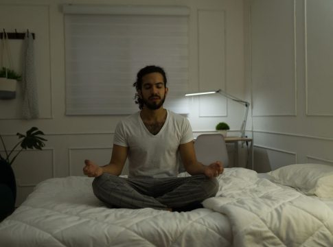 meditación-nocturna Cómo organizar tu rutina de meditación nocturna: descanso profundo y reparador