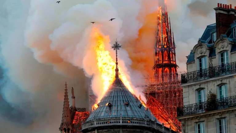 El resurgir de la catedral de Notre Dame: Un fatídico incendio que lo cambió todo