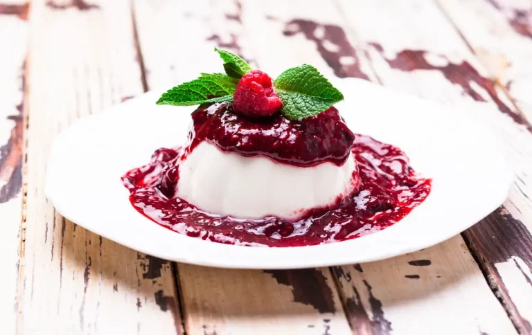 Panna cotta casera a la italiana: la receta más rica que puedes hacer en tu cocina