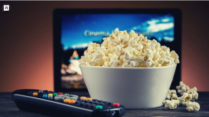 Ideas prácticas para armar una sala de cine tan solo con tu móvil 