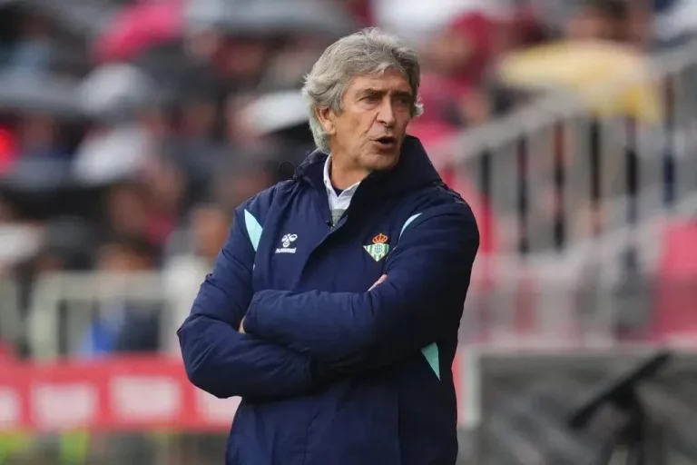 Pellegrini rectifica y pide al Betis que no lo fichen