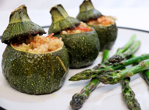 Cómo cocinar platos veganos gourmet: deleita tu paladar con creatividad y sabor.