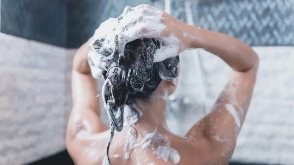 Sanidad alerta de un champú peligroso para la fertilidad que se vende en supermercados españoles 63 El impacto en la industria cosmética