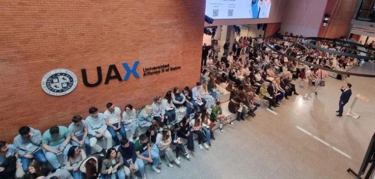 UAX cierra su ciclo de ferias de empleo con casi un centenar de empresas participantes
