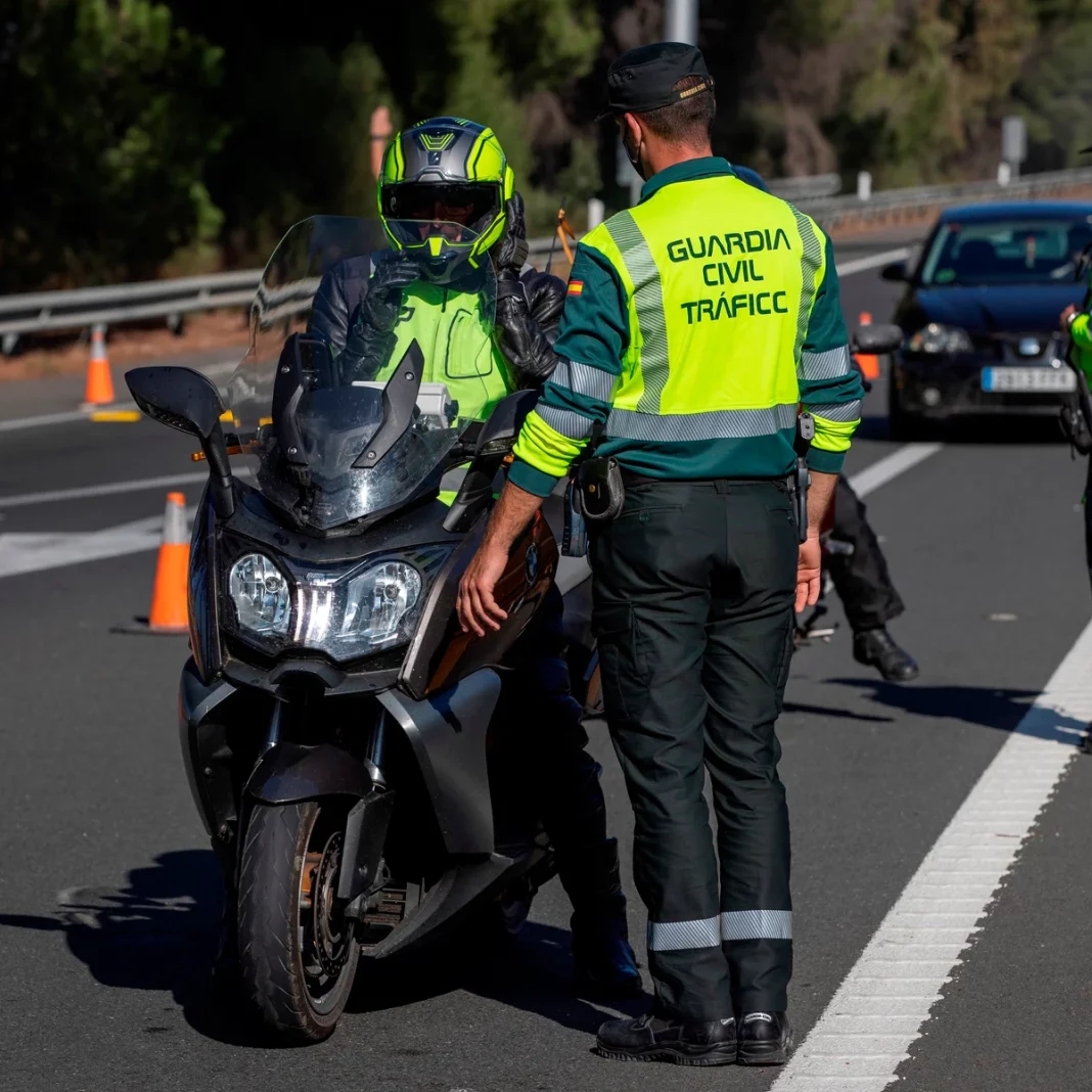 El retorno de las motos camufladas de la DGT