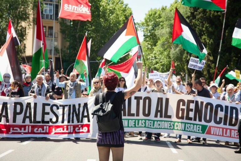Unas 4.000 personas en Madrid piden al Gobierno romper relaciones con Israel y claman por el alto al fuego en Gaza
